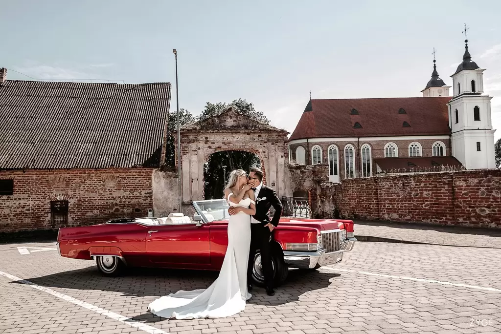 daiva egidijus tytuvenai cadilac laura zyge photography lietuva 22 Wedding photographer Laura Žygė