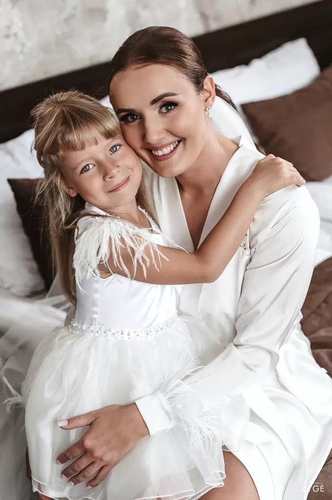 zydrune mindaugas plunge dvaras oginskio rumai sveksna sveksnos baznycia laura zyge photography 10 Wedding photographer Laura Žygė