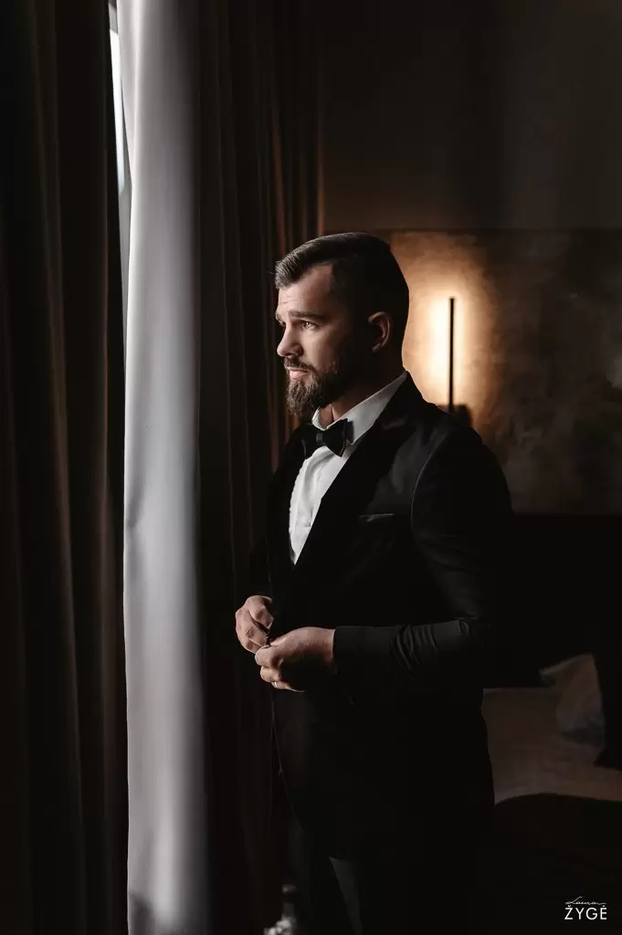 zydrune mindaugas plunge dvaras oginskio rumai sveksna sveksnos baznycia laura zyge photography 2 Wedding photographer Laura Žygė
