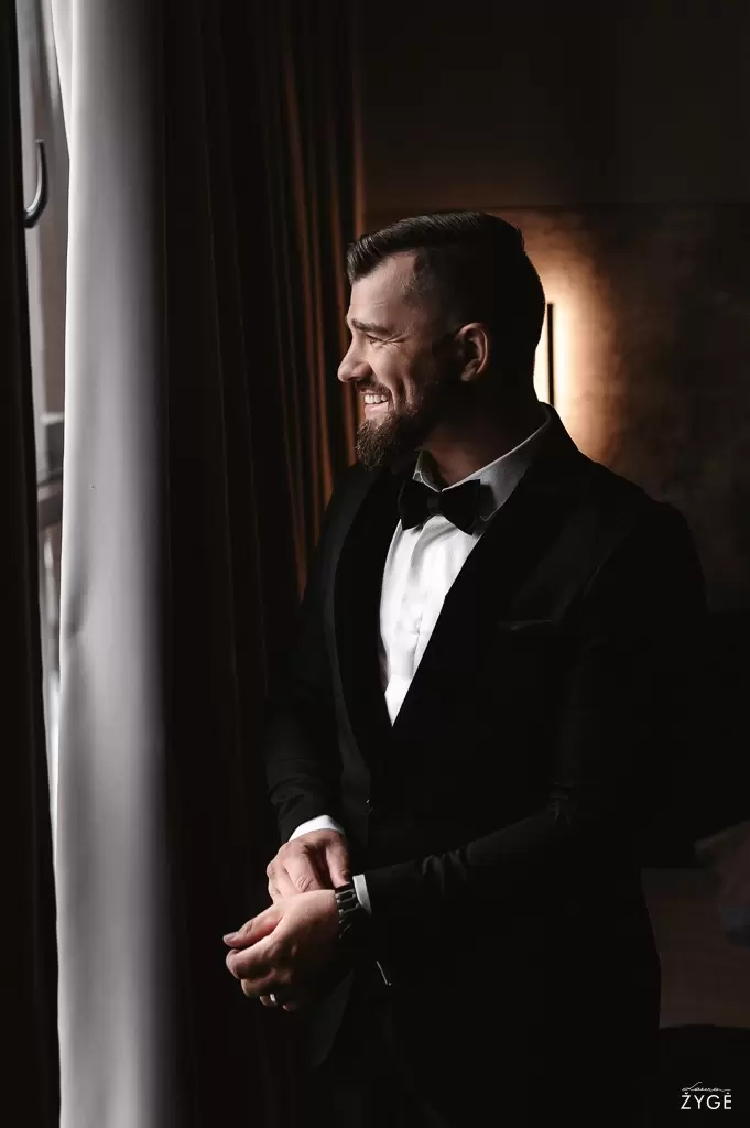 zydrune mindaugas plunge dvaras oginskio rumai sveksna sveksnos baznycia laura zyge photography 6 Wedding photographer Laura Žygė